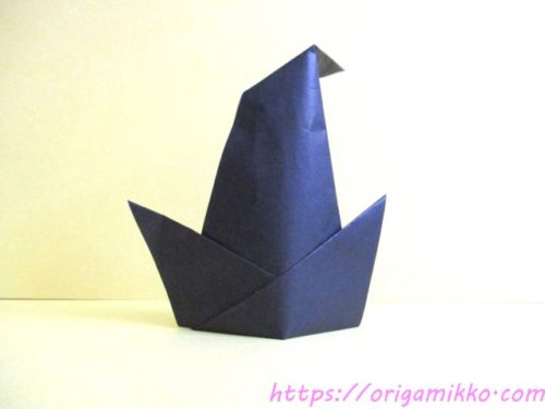折り紙でハロウィンのかぶれる 帽子の折り方 立体で簡単な作り方 保育園児にもオススメ おりがみっこ