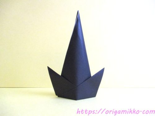 折り紙でハロウィンのかぶれる 帽子の折り方 立体で簡単な作り方 保育園児にもオススメ おりがみっこ