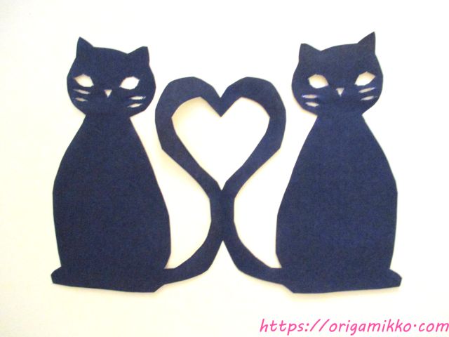 切り絵で簡単な猫の作り方。折り紙で黒猫をハサミだけで作れます 