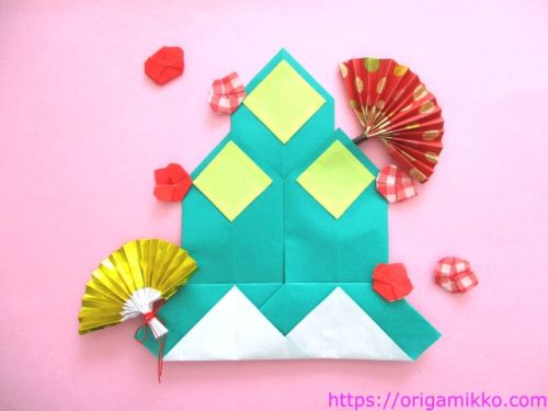 門松の折り紙 簡単に子どもでも1月のお正月飾りを作れます 幼稚園や保育園の幼児の保育の製作にも最適です おりがみっこ