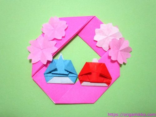 折り紙でひな祭りのリースの作り方 簡単に子どもで可愛く作れます おりがみっこ