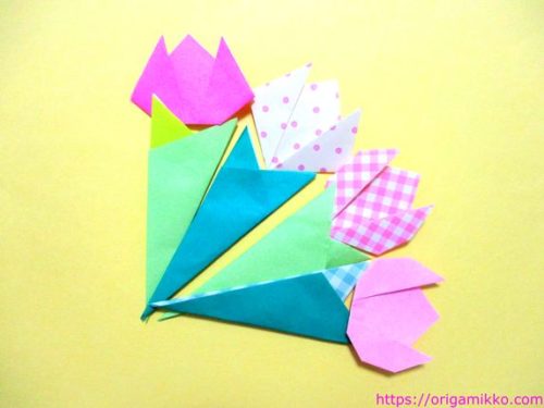 チューリップの折り紙 春の花の折り方 簡単に幼児でも作れます 3月 4月の保育の製作にもおすすめ おりがみっこ
