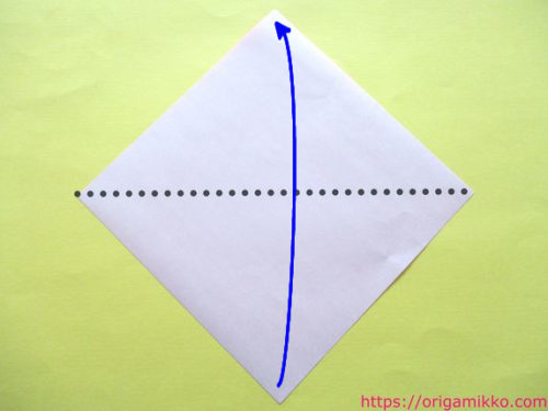 スイカの折り紙 の立体で簡単な折り方 幼稚園や保育園の7月 8月の夏飾りの製作におすすめ おりがみっこ