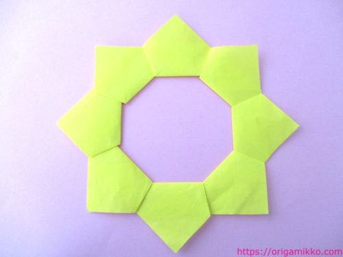 ひまわりの折り方 折り紙で簡単な平面の向日葵の作り方 子どもにも おりがみっこ