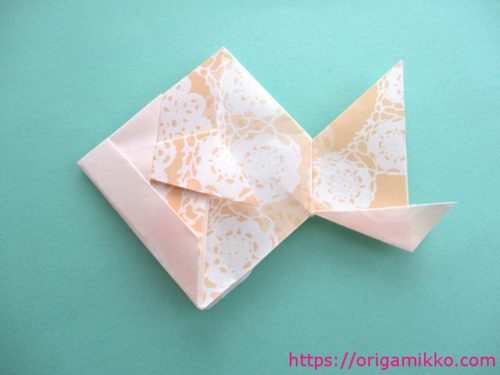 金魚の折り紙 簡単に子どもでも平面や立体のかわいいきんぎょの作り方 3歳児さんもチャレンジ おりがみっこ