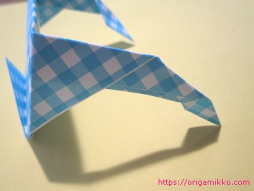 折り紙でメガネの折り方 簡単に幼稚園や保育園の子供でも立体のめがねが作れます おりがみっこ