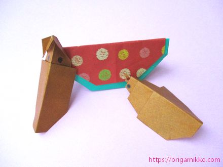 カブトムシの折り紙 簡単に幼稚園の子供でも一枚でメスも作れます