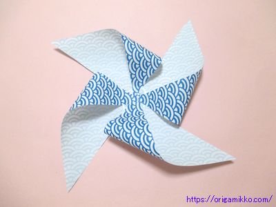 折り紙で風車の作り方。おちない＆おしゃれで簡単な作り方をご紹介